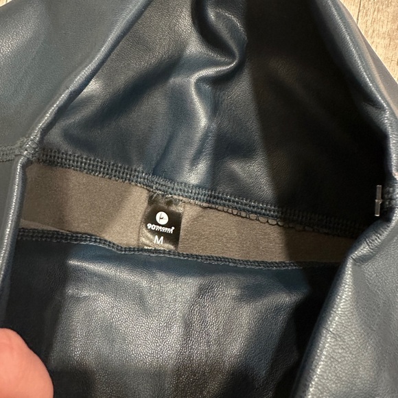 New with tags 
90 degree by reflex arctic navy leggings- medium - Picture 6 of 6